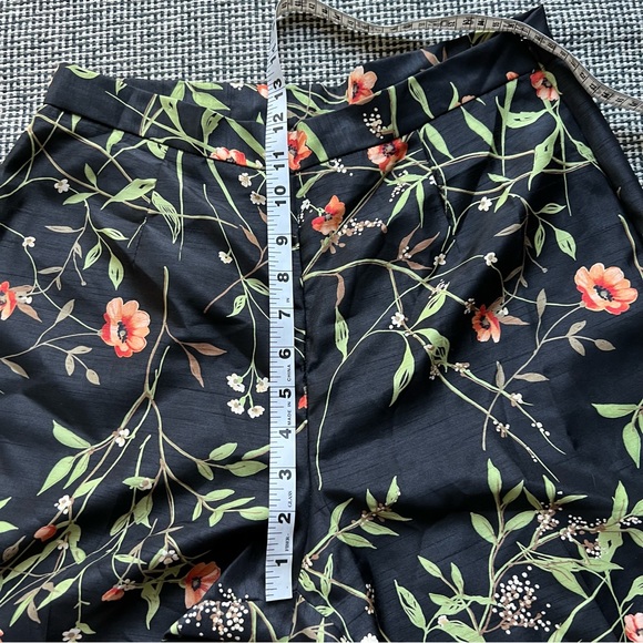 Vintage Floral Print Capri Pants - Picture 14 of 15